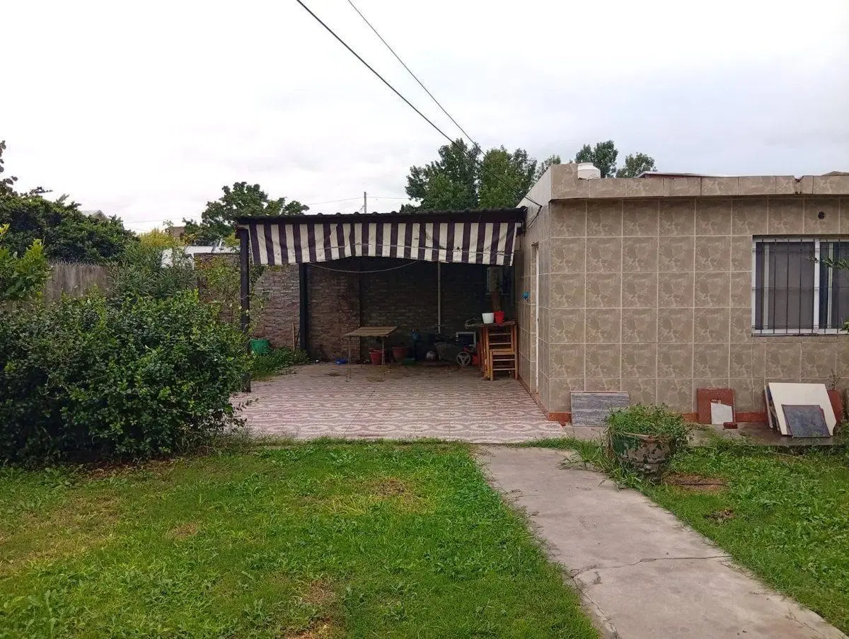 CASA EN VENTA FISHERTON CON JARDIN 5 DORMITORIOS 5