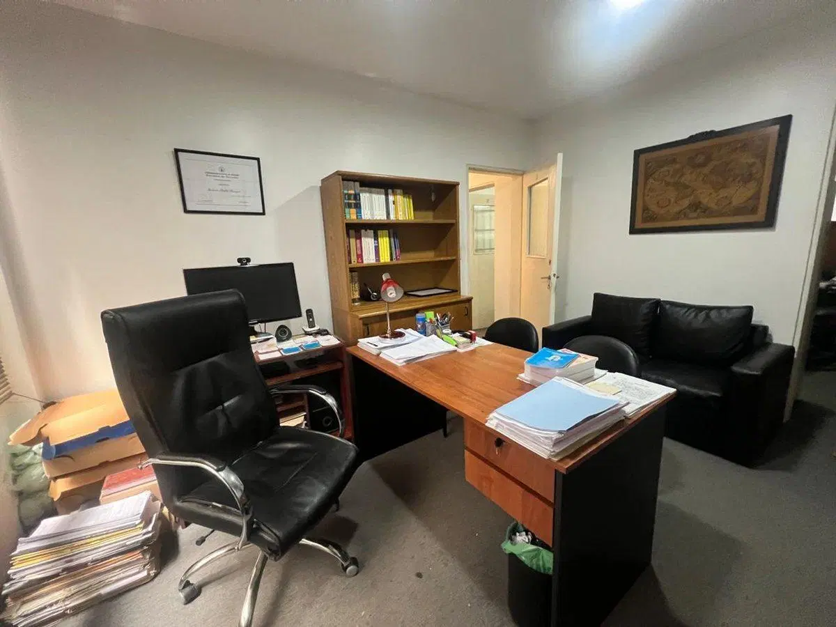 EN VENTA OFICINA ZONA CENTRO 5