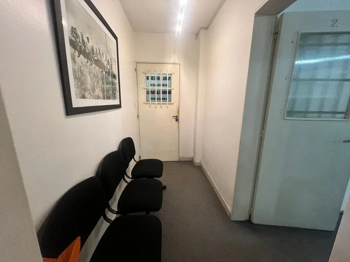 EN VENTA OFICINA ZONA CENTRO 3
