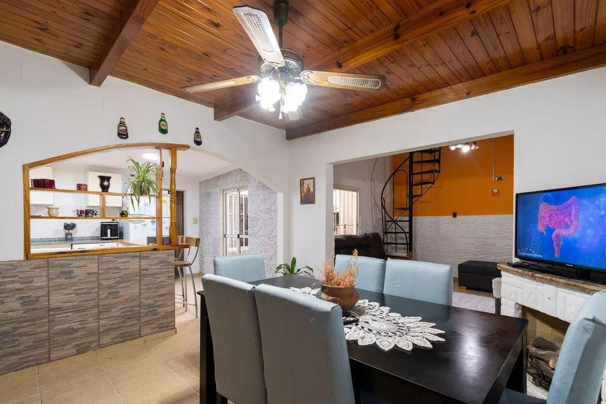 CASA Y GALPÓN EN VENTA BARRIO PARQUE CASA 3