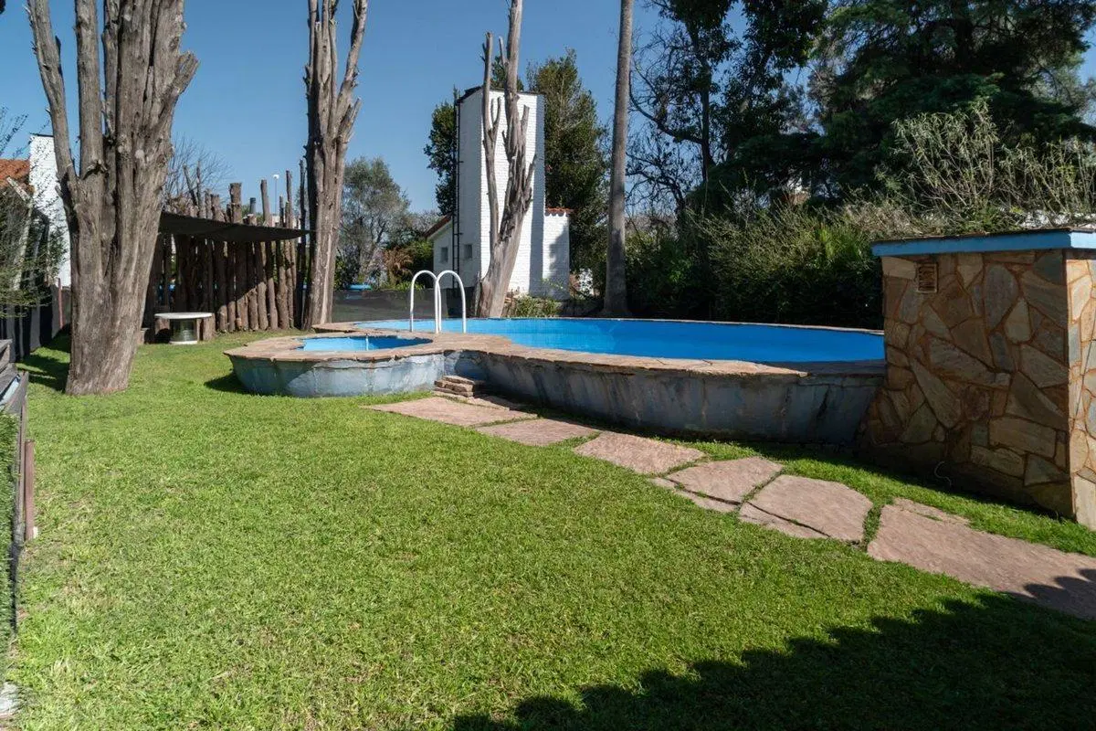 CASA EN VENTA FRENTE AL RIO ARROYO SECO. 4