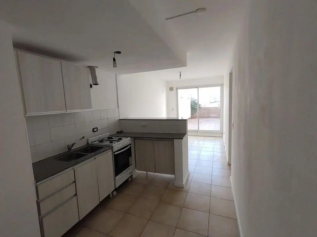 VENTA DEPTO 2 DORMITORIO CON PATIO ECHESORTU 2