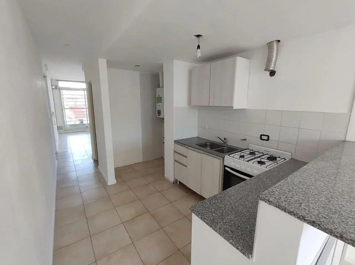 VENTA DEPTO 2 DORMITORIO CON PATIO ECHESORTU 4