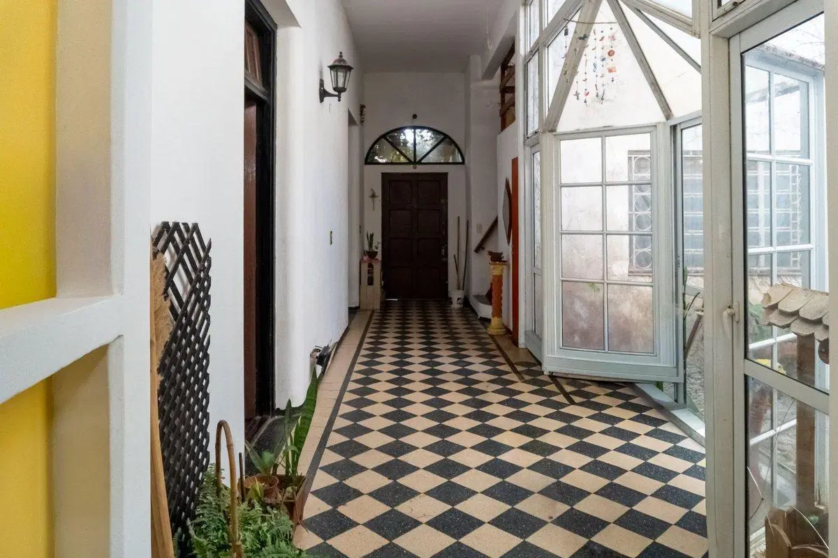 CASA EN VENTA 3 DORMITORIOS CON PILETA ARROYITO 3