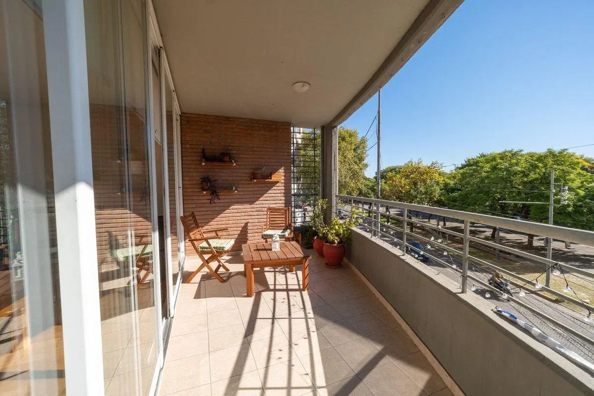PISO EXCLUSIVO 3 DORMITORIOS 2 COCHERAS FRENTE RIO 2