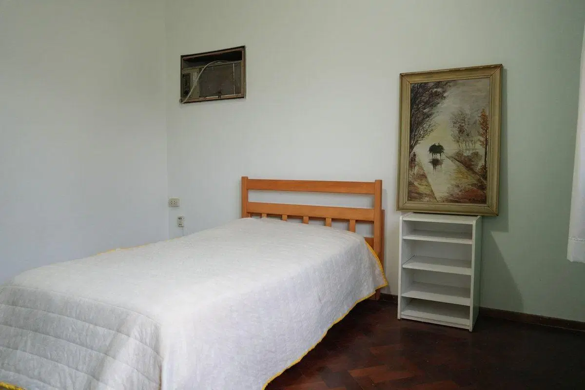 VENTA - CASA 3 HABITACIONES, PILETA Y DEPENDENCIA 4