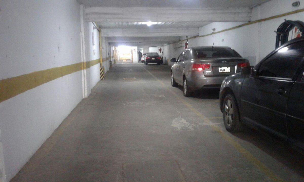 Cochera en Av. Pellegrini 734