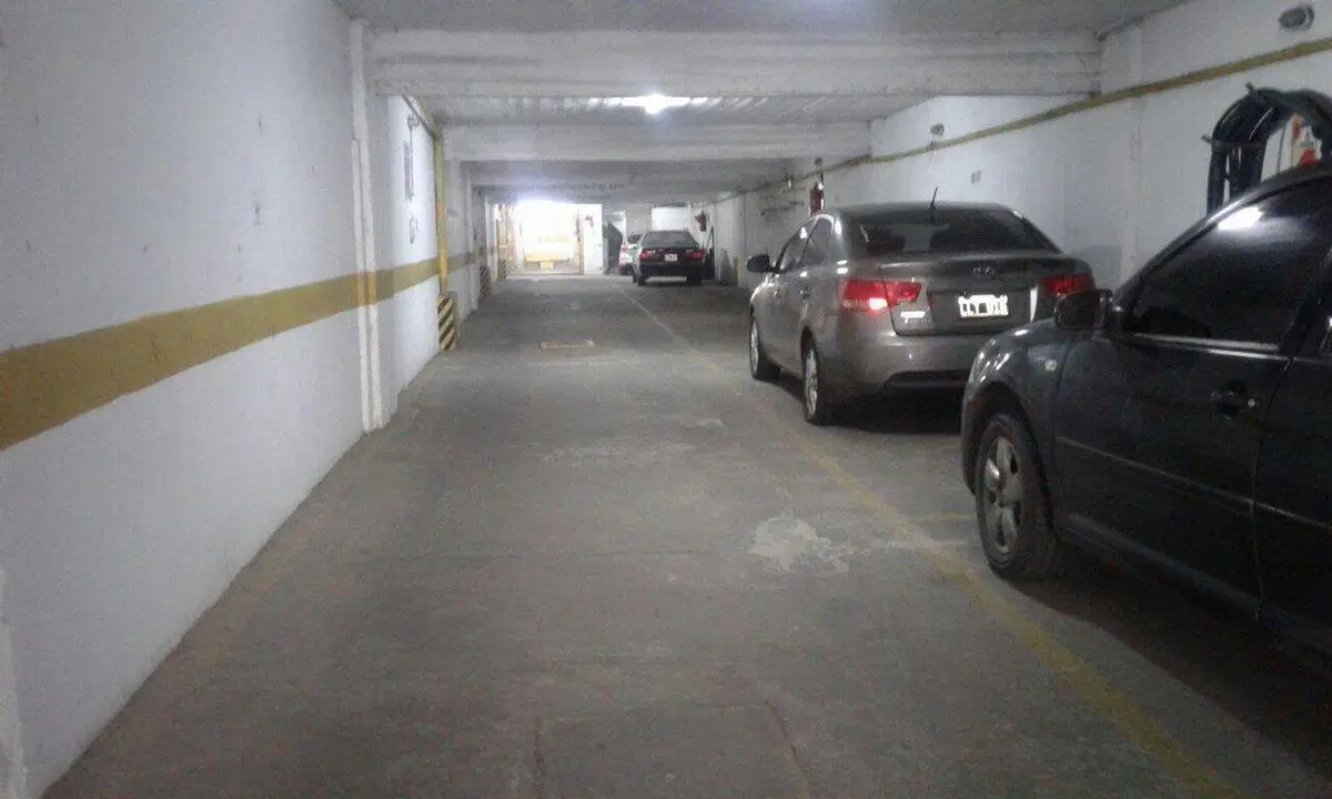 Cochera en Av. Pellegrini 734 3