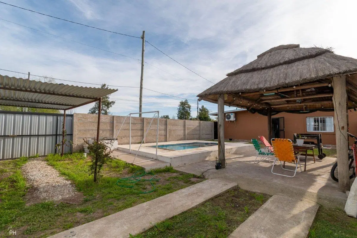 VENTA - CASA 2 DORMITORIOS + GALPON, ROLDAN 4