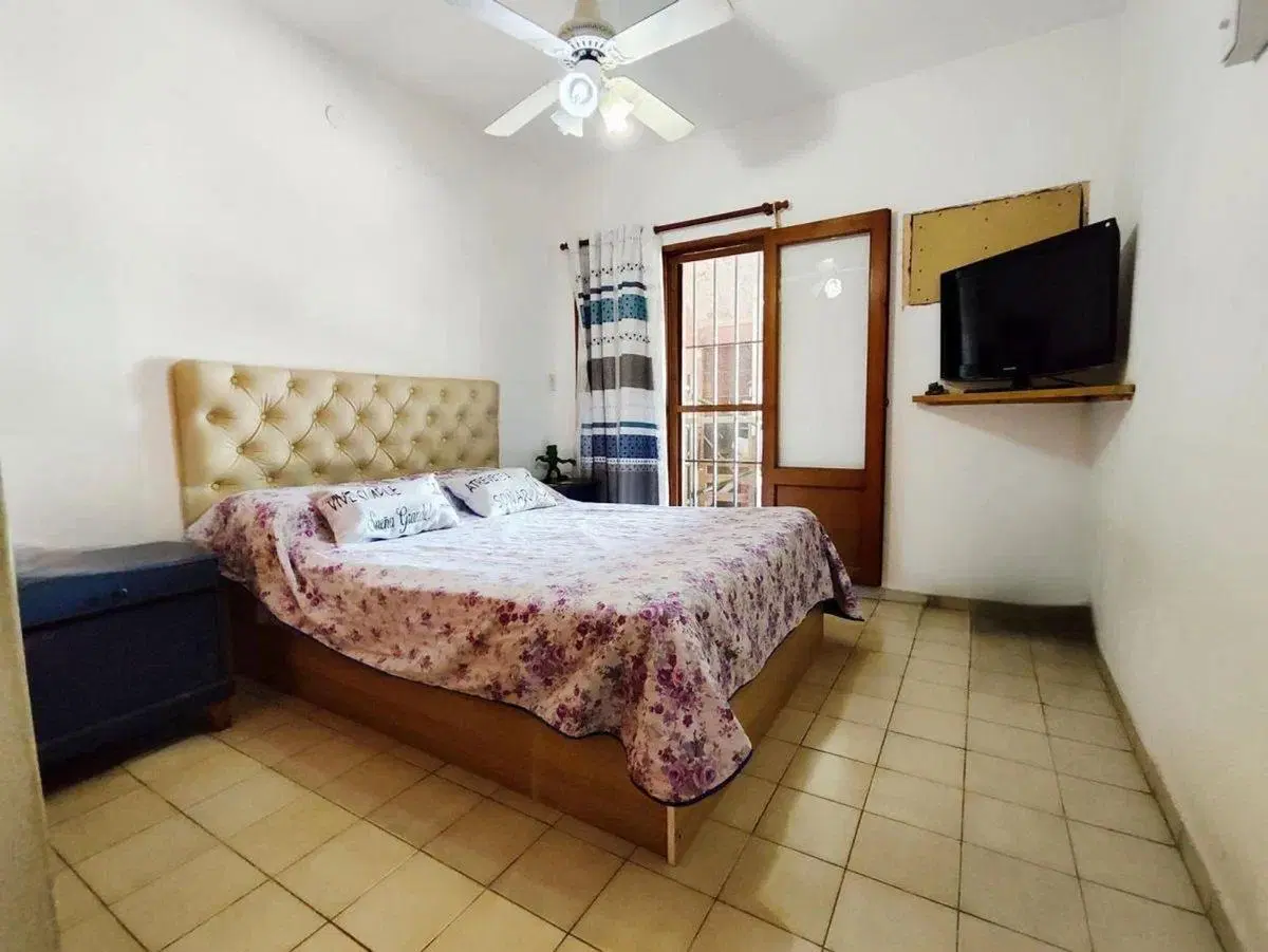 VENTA CASA 3 DORMITORIOS CON PATIO Y COCHERA 5