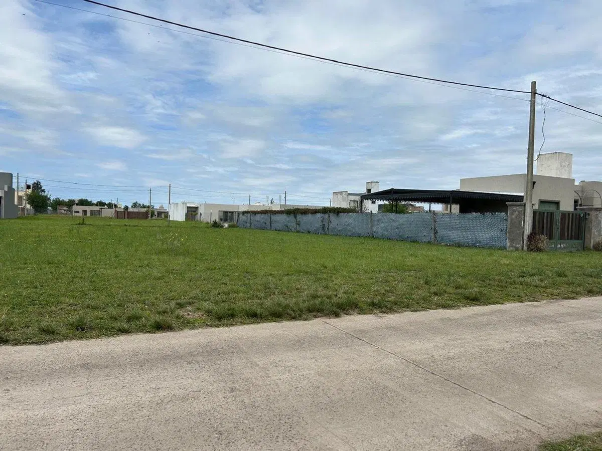 VENTA - LOTE EN FUNES TOWN 4