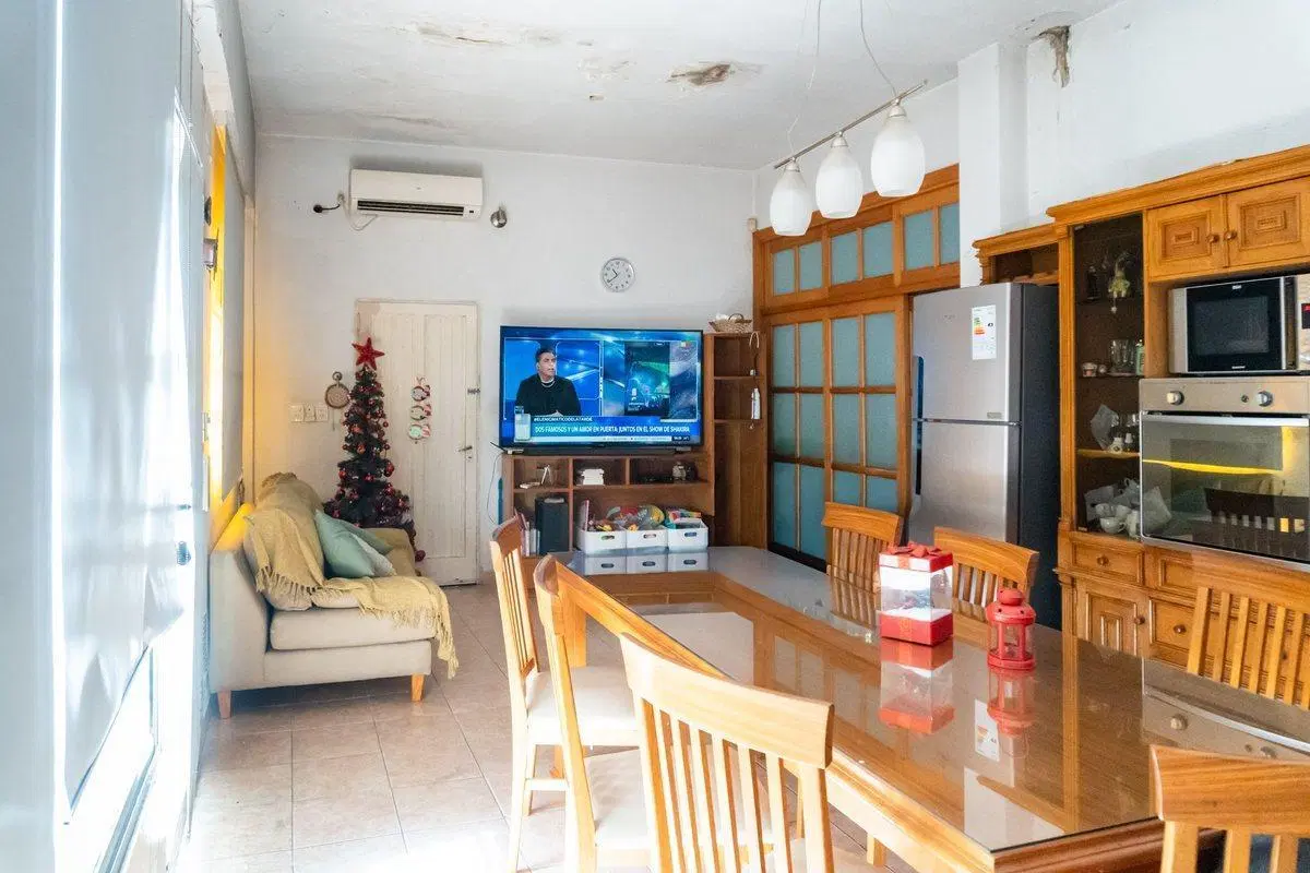 CASA EN VENTA CUATRO DORMITORIOS CURA 3