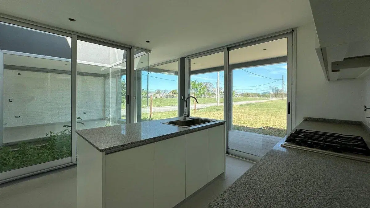 CASA EN VENTA 2 DORMITORIOS A ESTRENAR ALVEAR 4