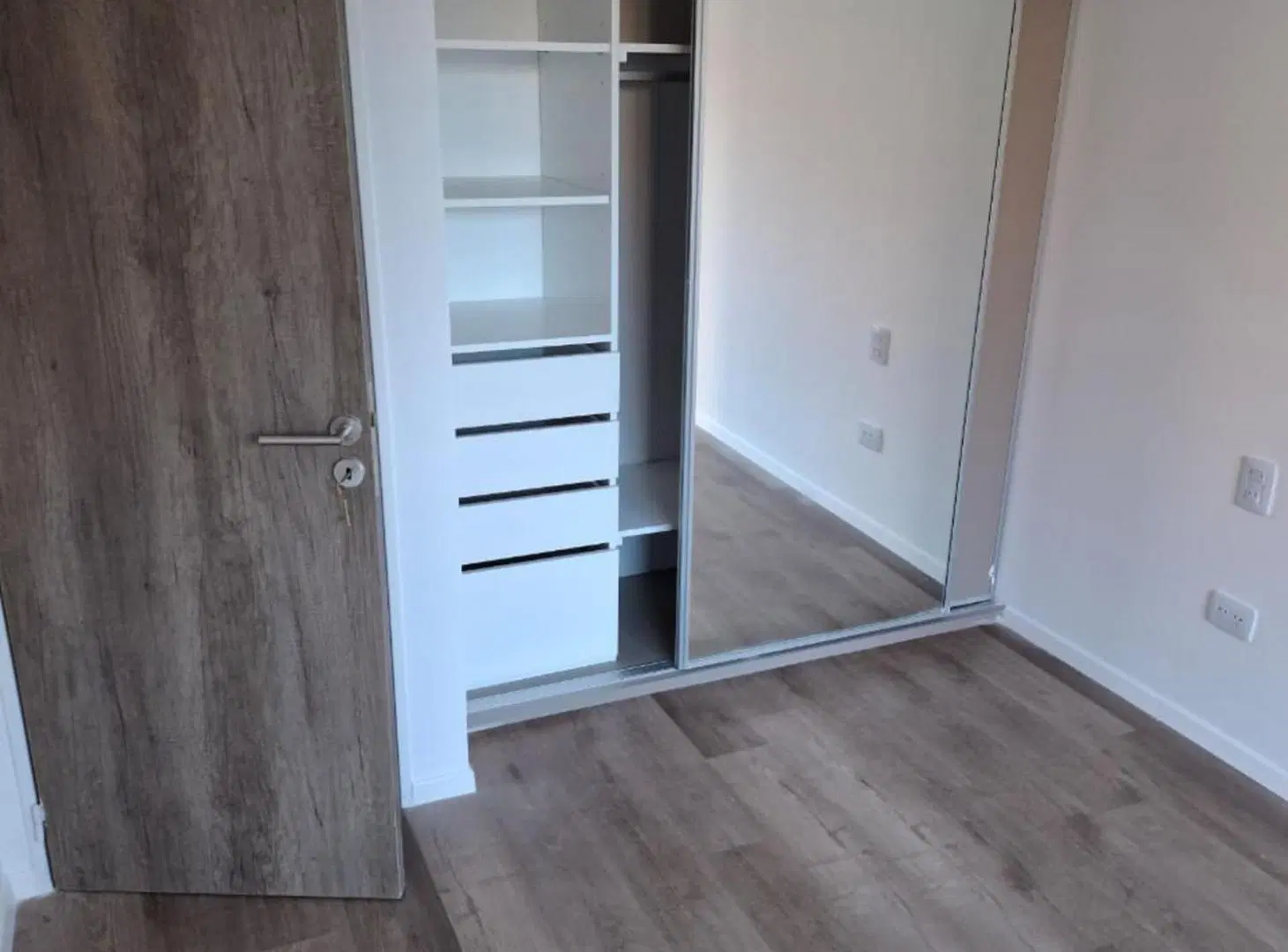 VENTA DEPARTAMENTO 1 DORMITORIO CON COCHERA CENTRO 5