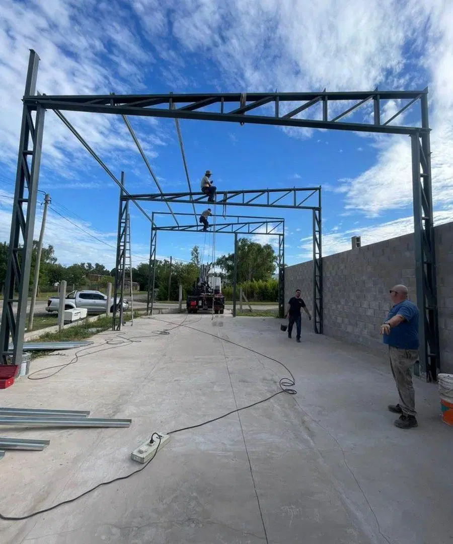 EN VENTA GALPÓN EN CONSTRUCCIÓN EN ROLDÁN 3