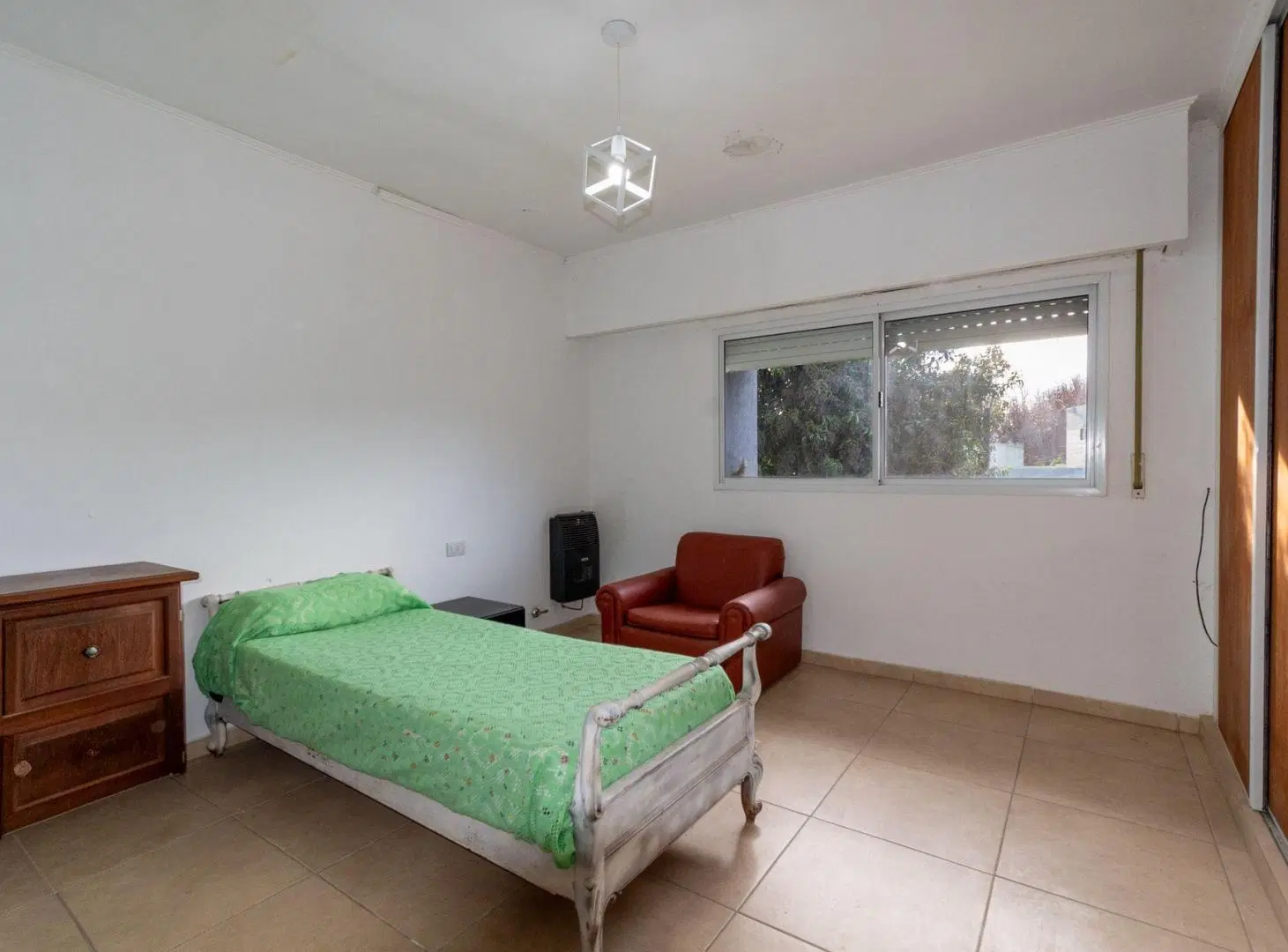 CASA EN VENTA DOS DORMITORIOS SOL PARANA P. ESTHER 3