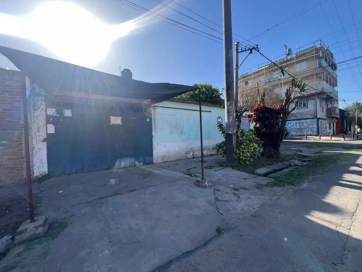 VENTA CASA DOS DORMITORIOS  BARRIO TIRO SUIZO. 4