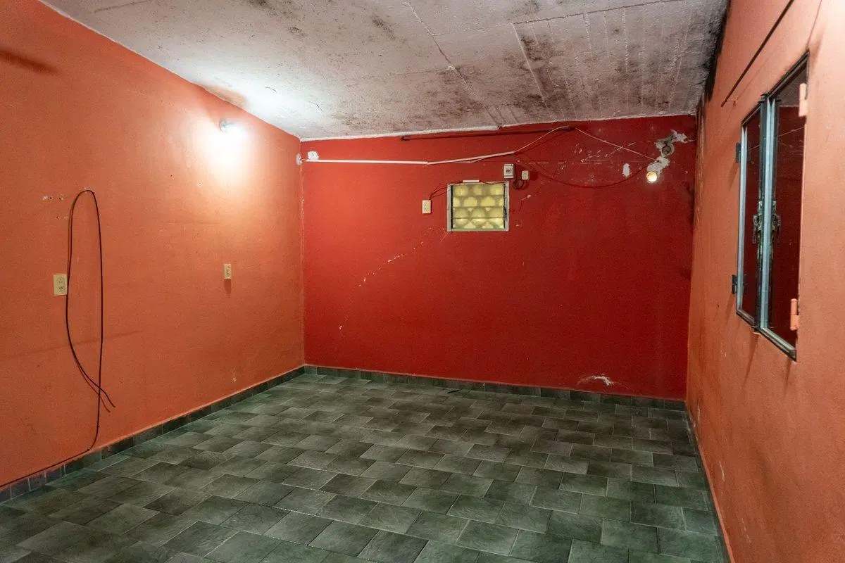 AMPLIA CASA EN VENTA, V.G.GALVEZ, 3 DORM, LOCAL CO 2