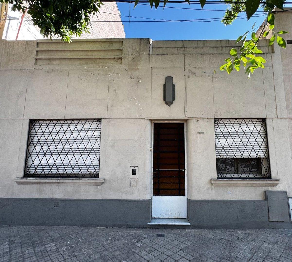 CASA EN VENTA 2 DORMITORIOS ESPAÑA Y HOSPITALES