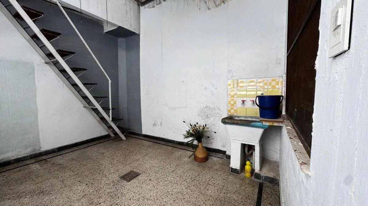 CASA EN VENTA 2 DORMITORIOS ESPAÑA Y HOSPITALES 5