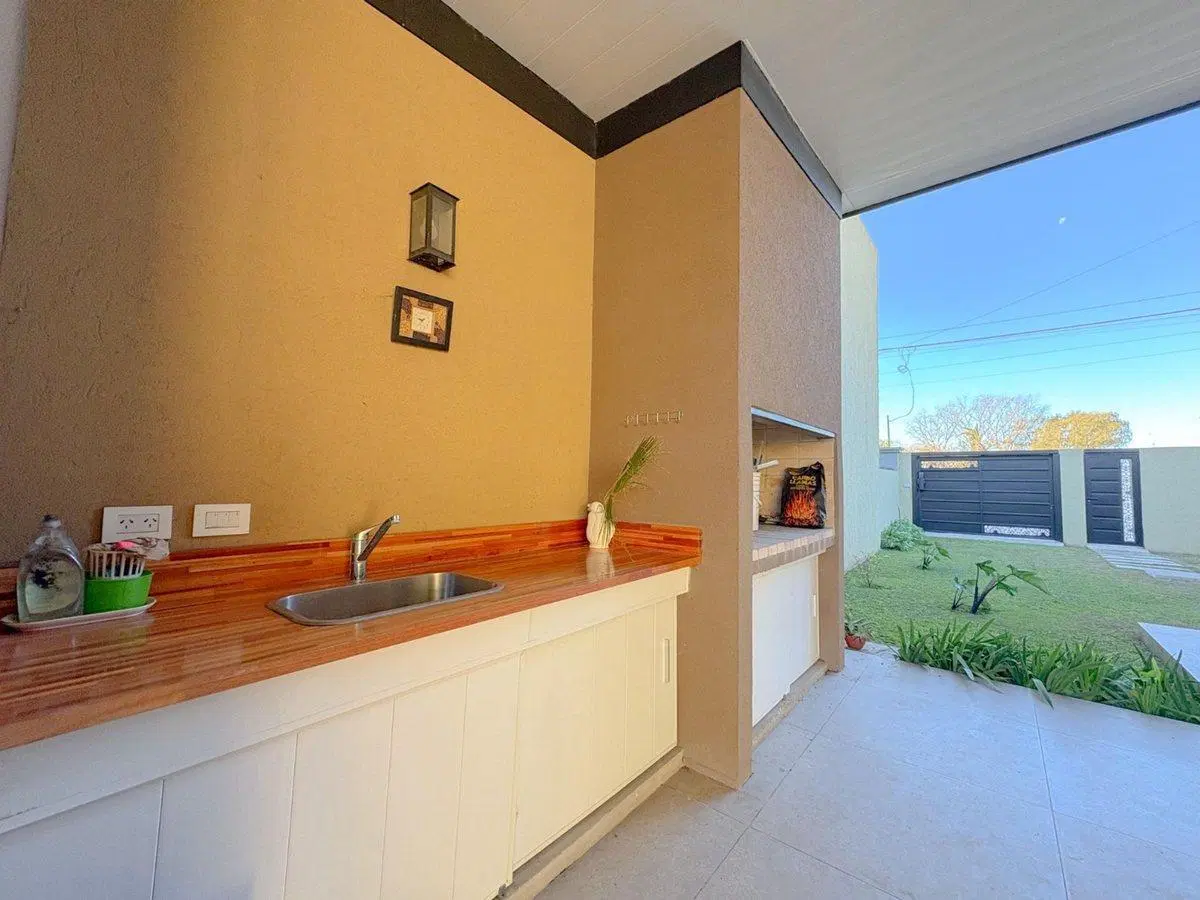 CASA 1 DORMITORIO VENTA ALVEAR CON PATIO 4