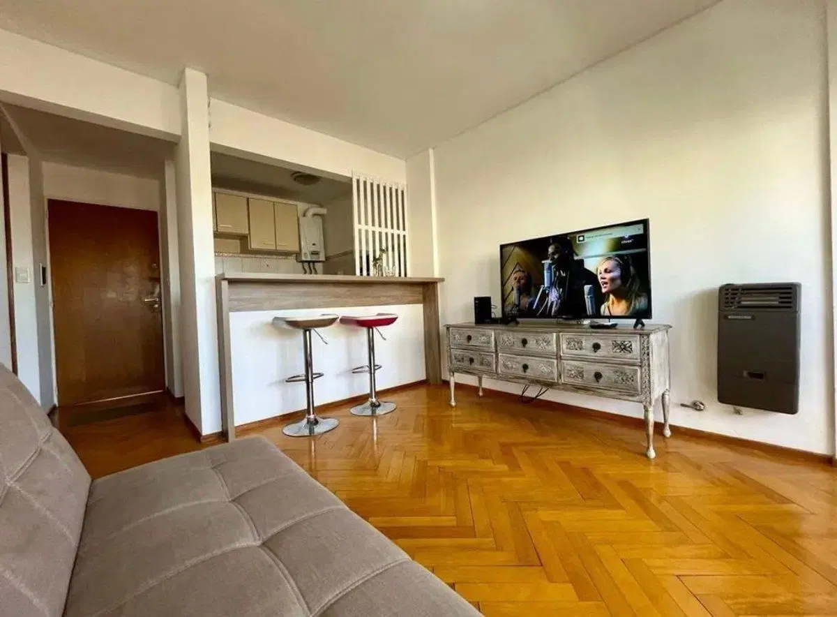 DEPARTAMENTO 1 DORM A MTS DE AV PELLEGRINI 2