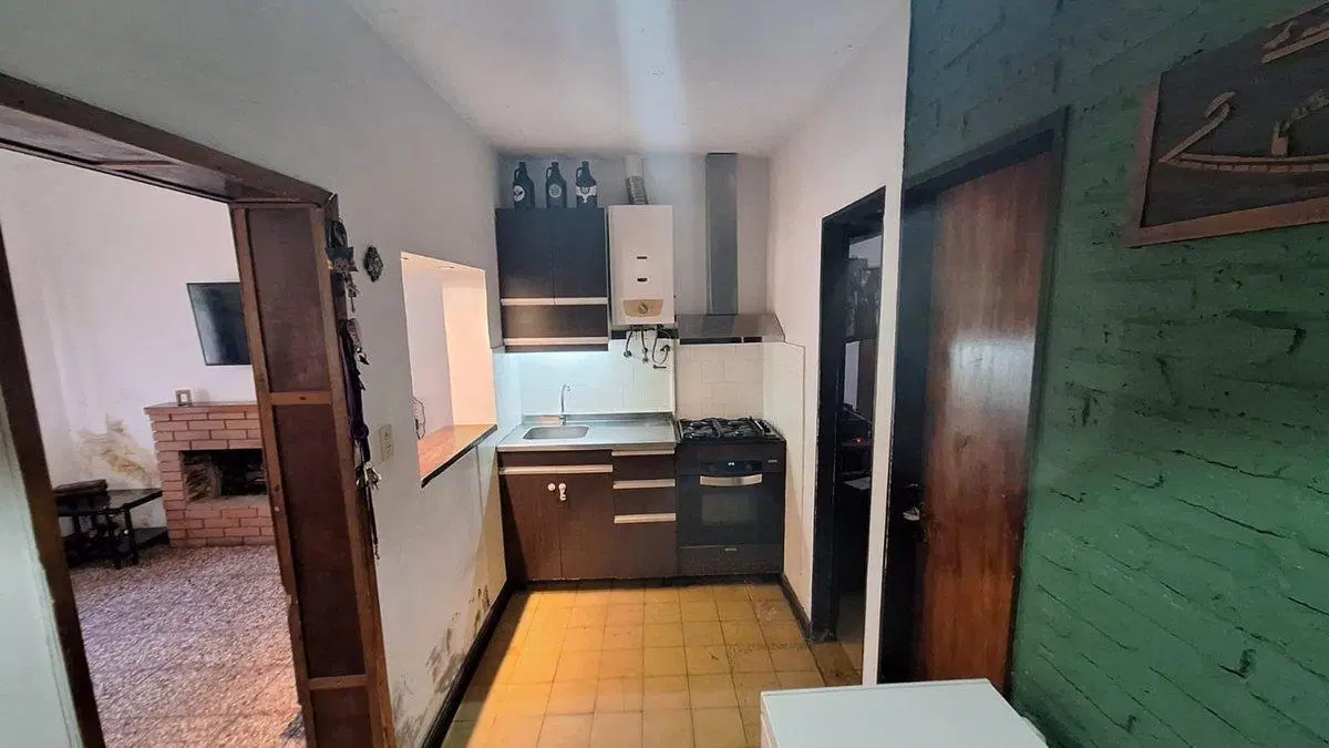 CASA EN VENTA 2 DORMITORIOS CON COCHERA 5