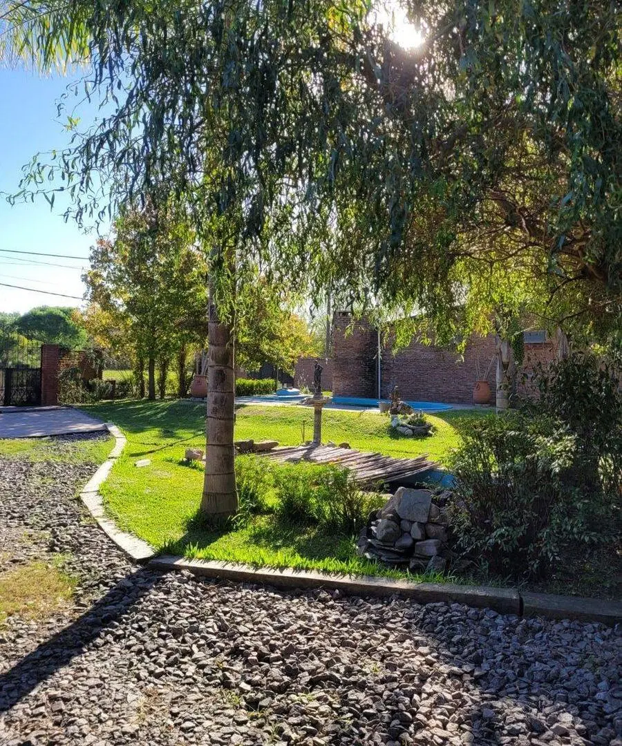 CASA EN VENTA, PILETA, OLIVEROS 3