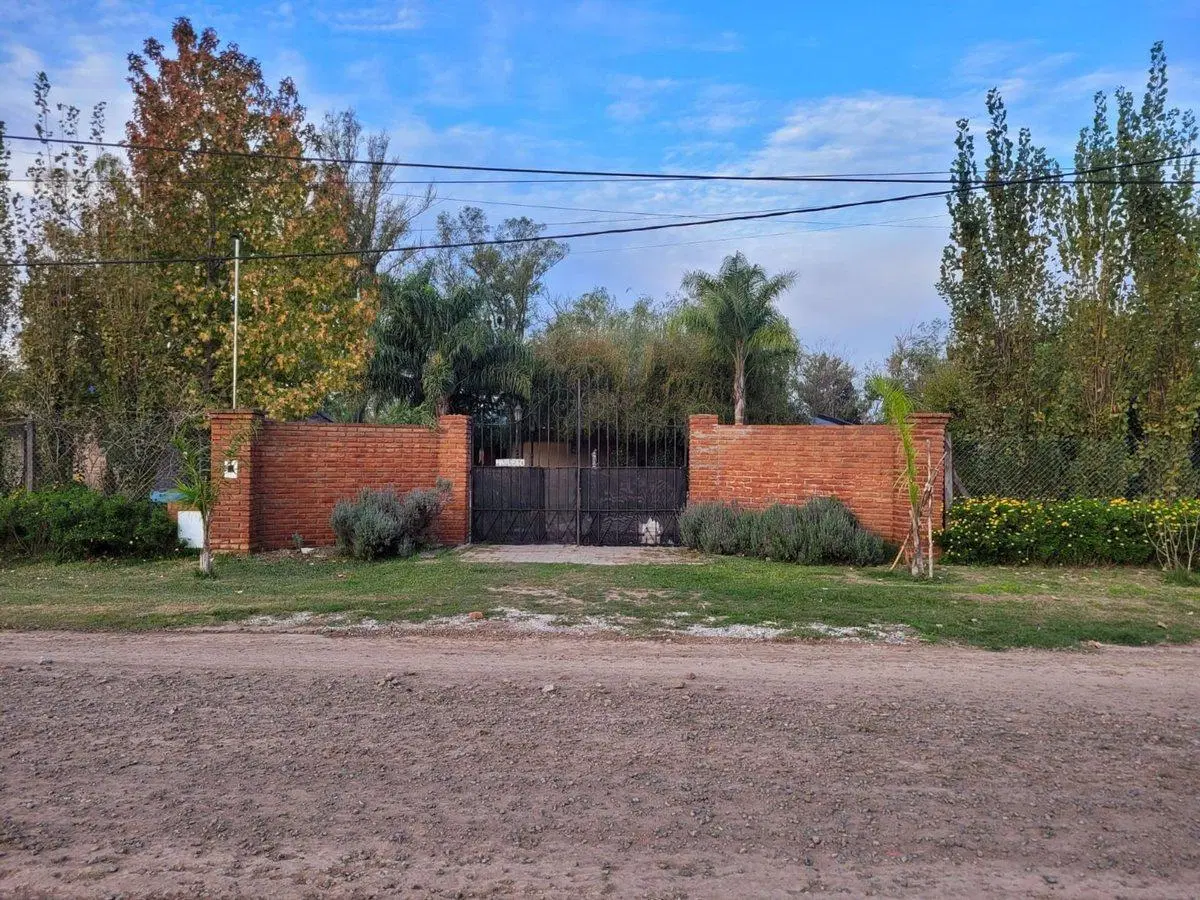 CASA EN VENTA, PILETA, OLIVEROS 2