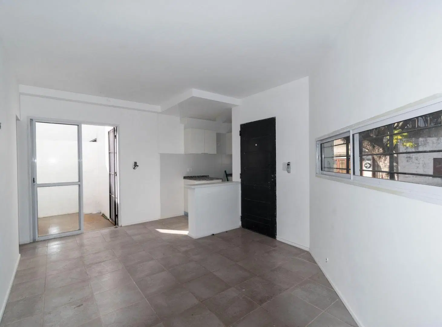 CASA  EN VENTA 2 DORMITORIOS CON PATIO 2