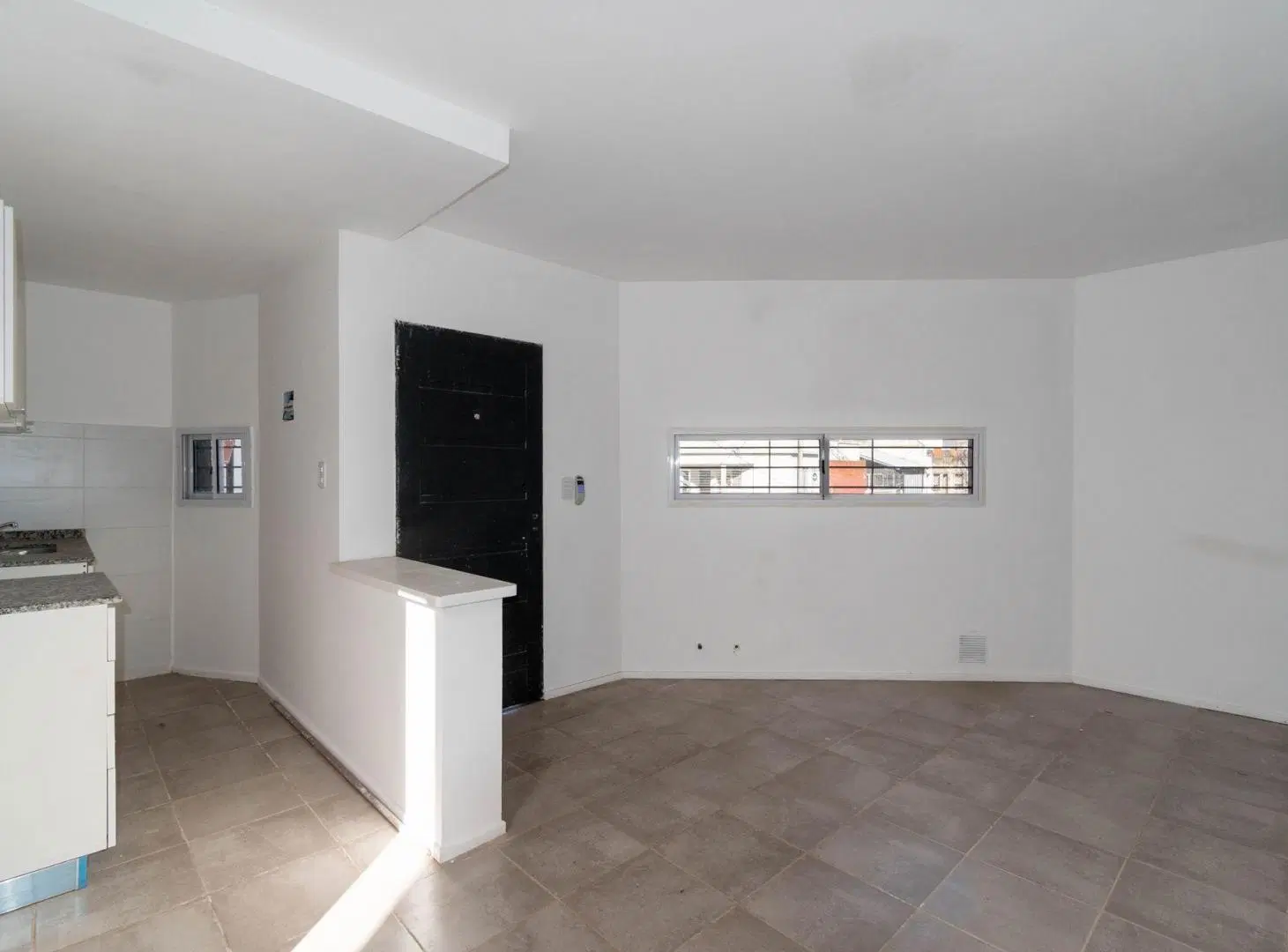 CASA  EN VENTA 2 DORMITORIOS CON PATIO 3