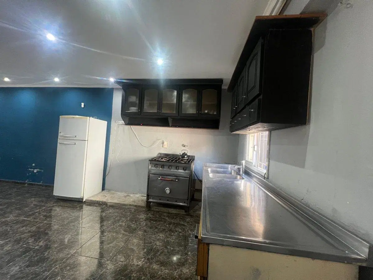 VENTA CASA AL FRENTE UN DORMITORIO 5