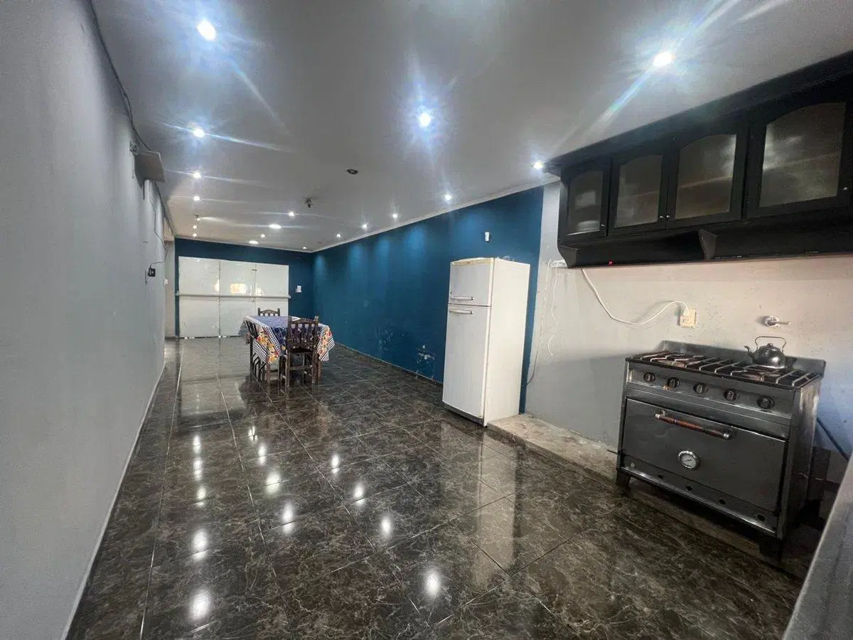 VENTA CASA AL FRENTE UN DORMITORIO 2