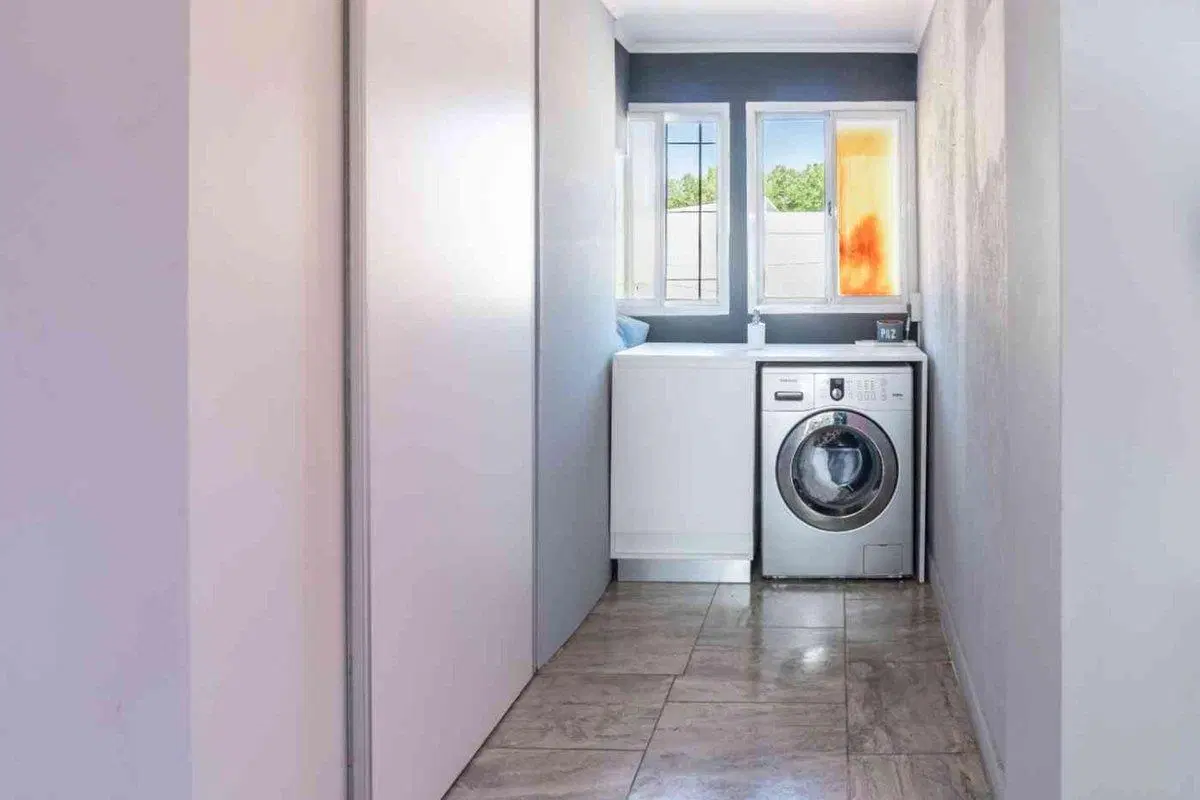 CASA EN VENTA CON PATIO Y PILETA GRO. BAIGORRIA 3