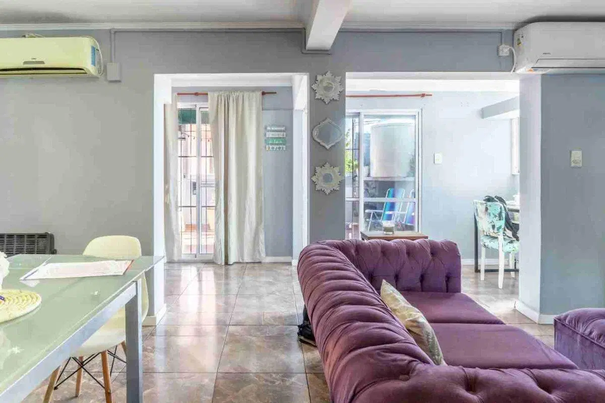 CASA EN VENTA CON PATIO Y PILETA GRO. BAIGORRIA 4