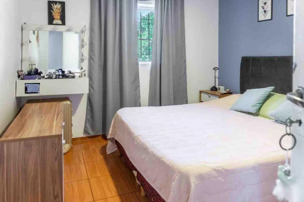CASA EN VENTA CON PATIO Y PILETA GRO. BAIGORRIA 5