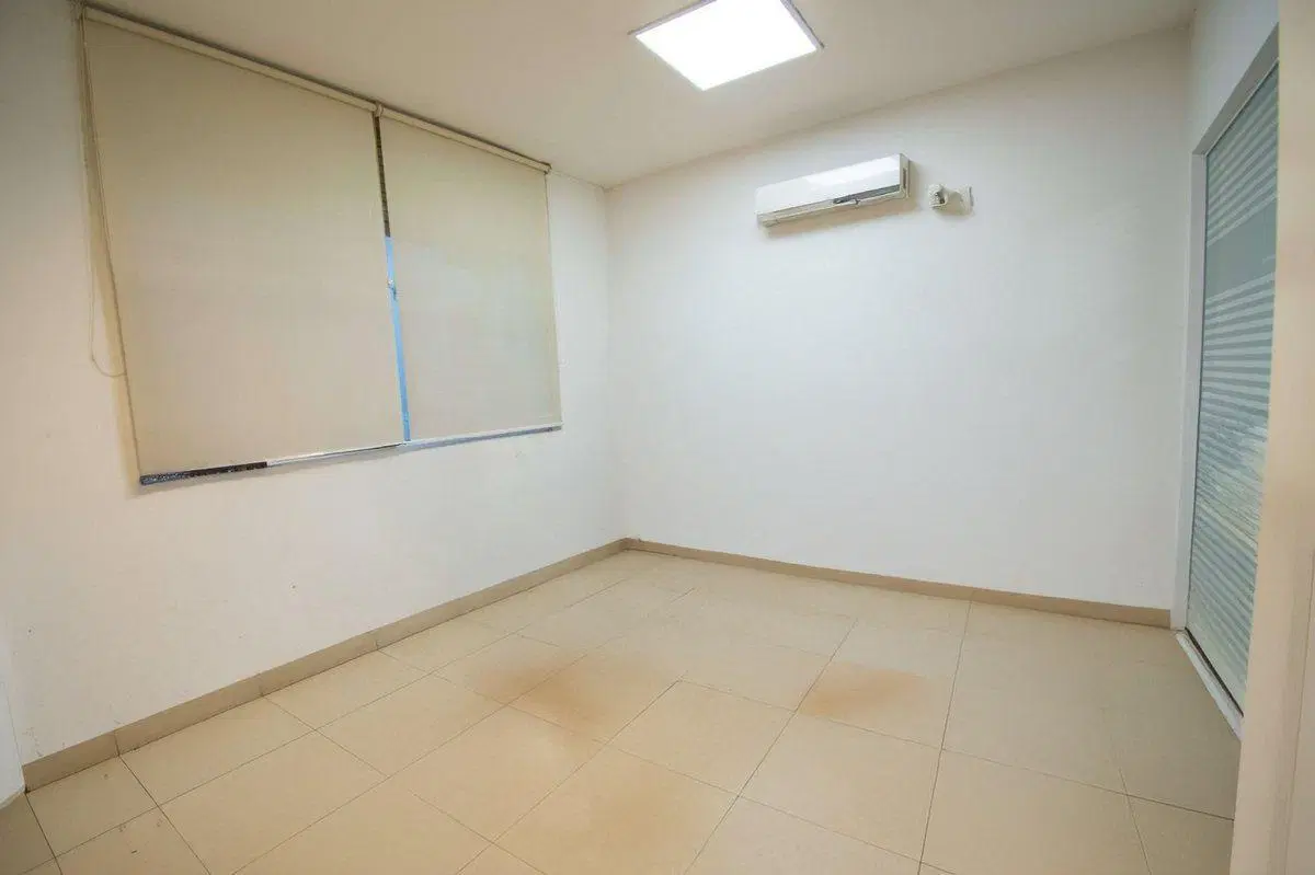LOCAL COMERCIAL EN VENTA CENTRO 4