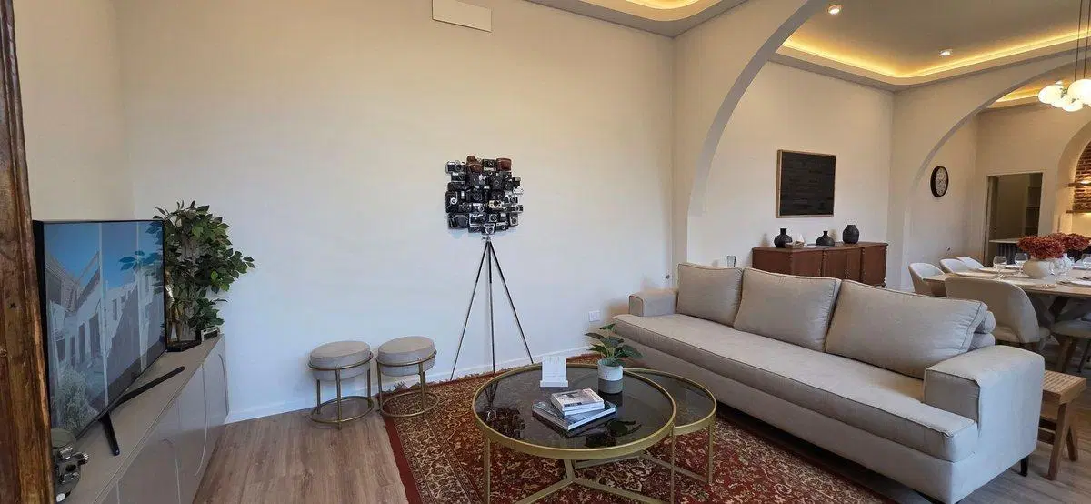 VENTA CASA 4 DORMITORIOS. PATIO Y COCHERA LOURDES 5