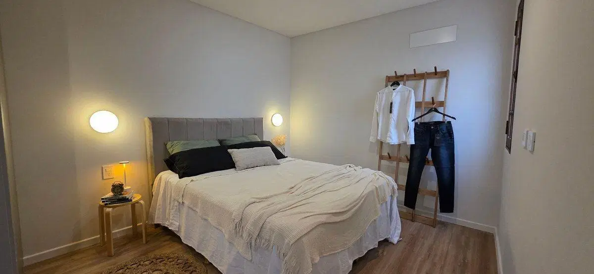 VENTA CASA 4 DORMITORIOS. PATIO Y COCHERA LOURDES 8