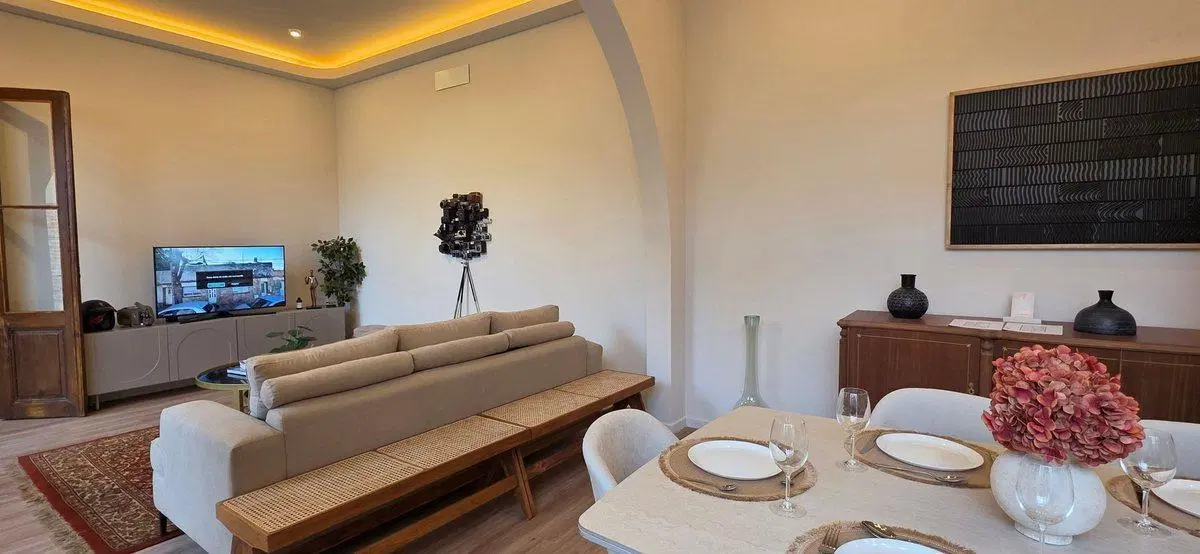 VENTA CASA 4 DORMITORIOS. PATIO Y COCHERA LOURDES 4