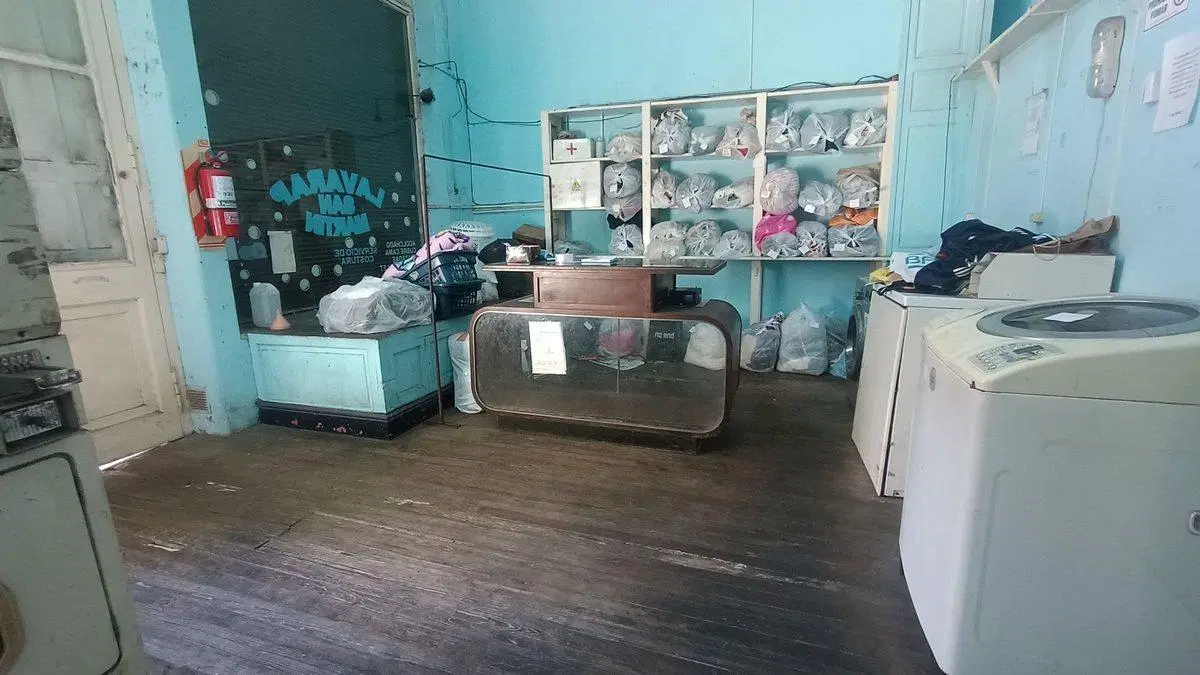 VENTA - LOCAL + CASA A RECICLAR ABASTO 2