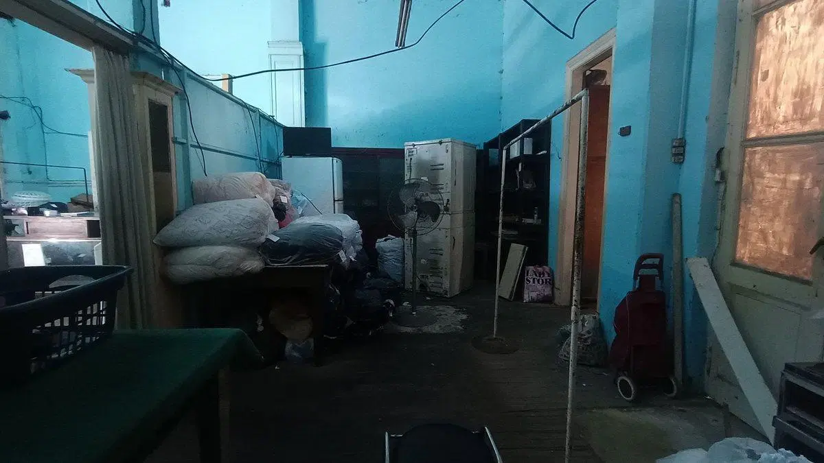 VENTA - LOCAL + CASA A RECICLAR ABASTO 4