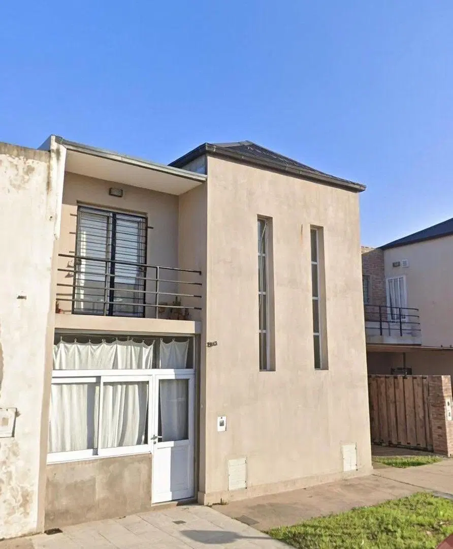 VENTA CASA 2 DORMITORIOS Y LOCAL COMERCIAL 8