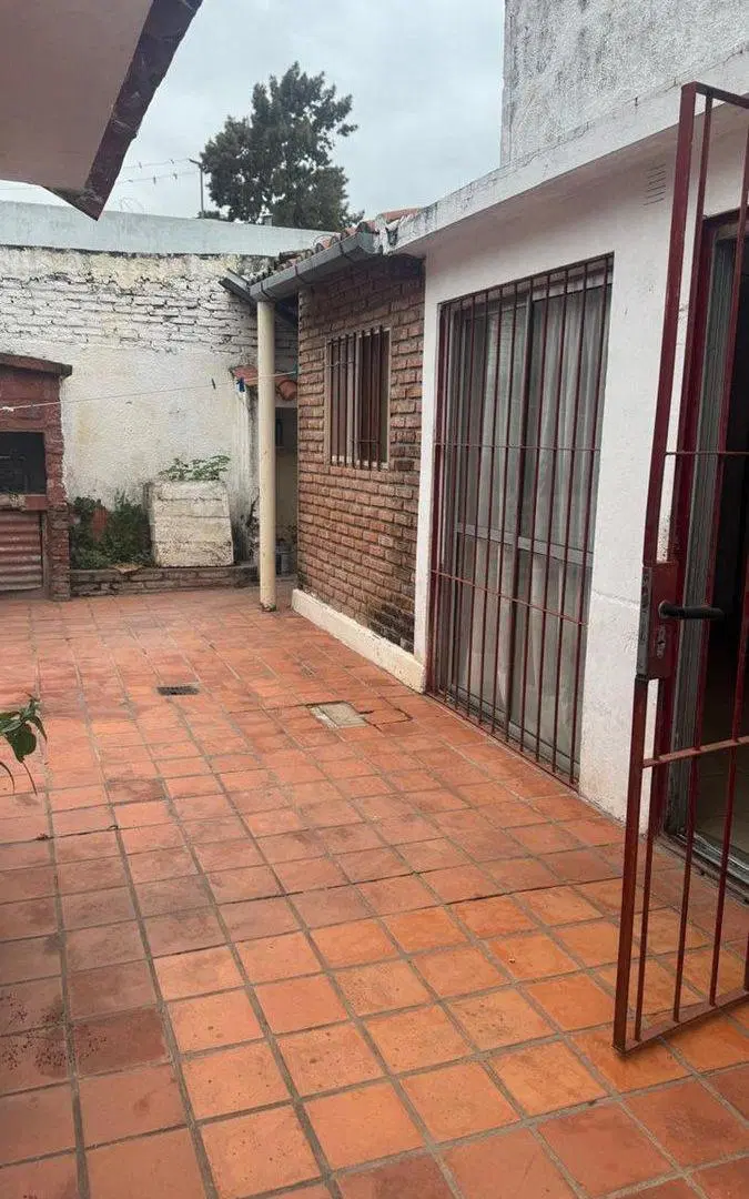 CASA DE PASILLO  2 DORMITORIOS, 1RO DE MAYO 4200 3