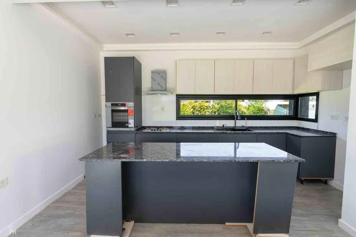 CASA EN VENTA 3 DORM PUERTO ROLDÁN 2