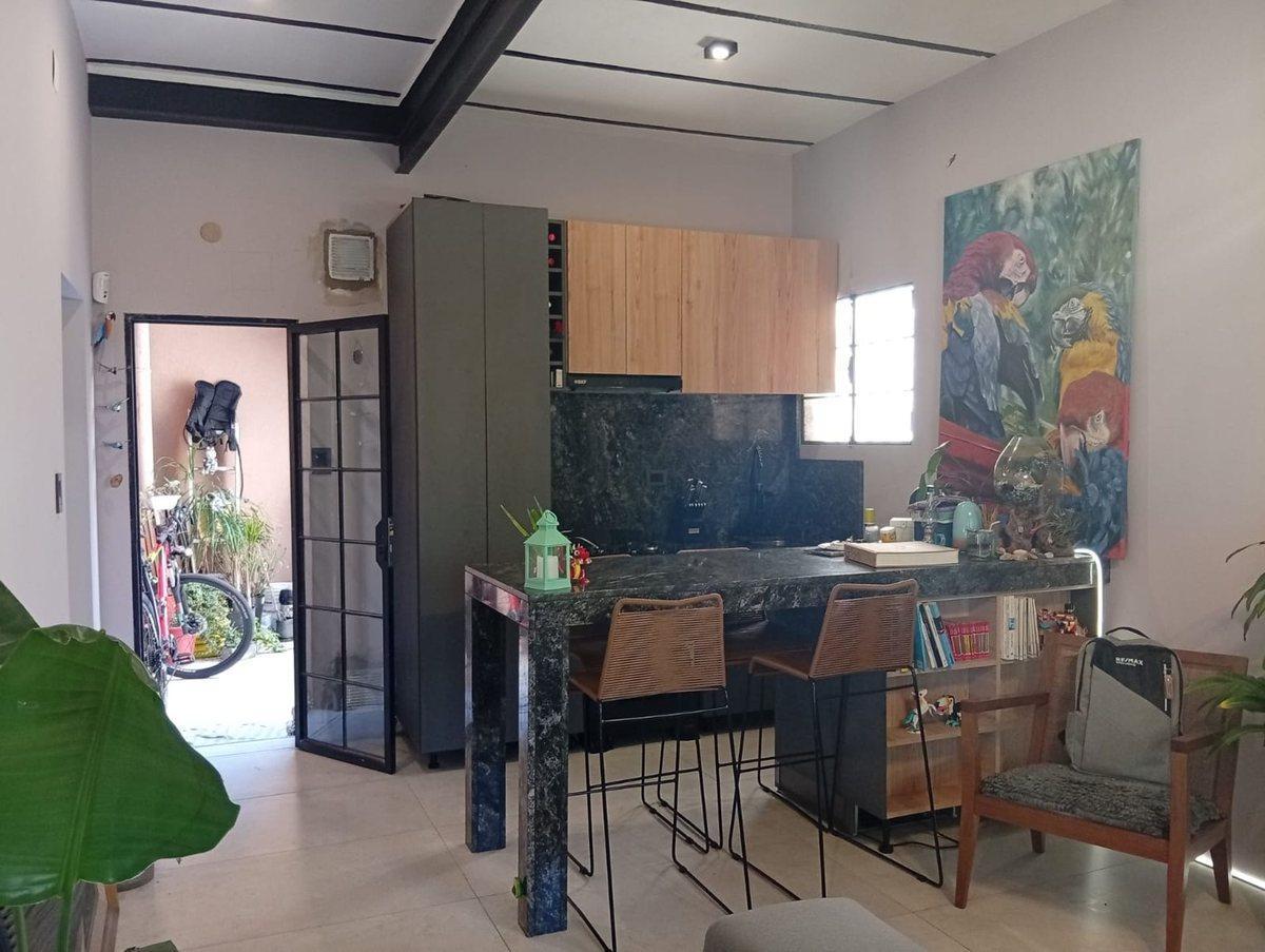 VENTA CASA PB 2 DORM. Y PATIO, ECHESORTU