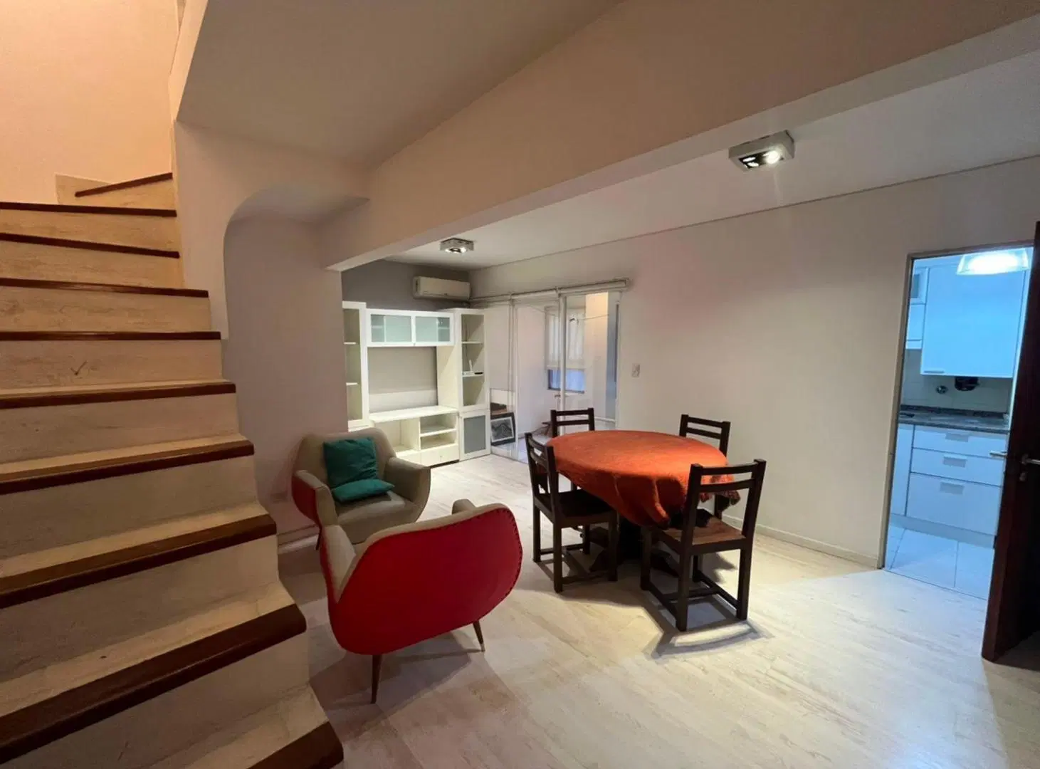 VENTA  DEPARTAMENTO 2 DORMITORIOS ZONA CENTRO 4