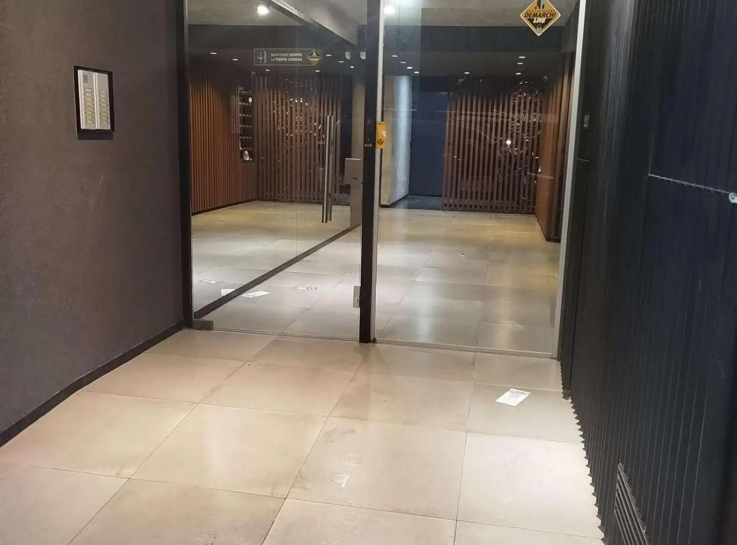 VENTA COCHERA A ESTRENAR ZONA CENTRO 5
