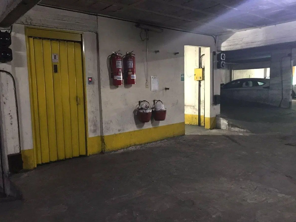 COCHERA EN VENTA ZONA CENTRO 4