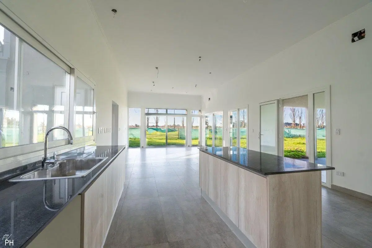 CASA EN VENTA 3 DORMITORIOS EN HARAS DE FUNES 3